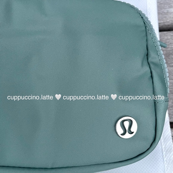 💚NWT🌊Lululemon Athletica Everywhere Belt Bag in Tidewater Teal Extended Strap - Picture 4 of 13